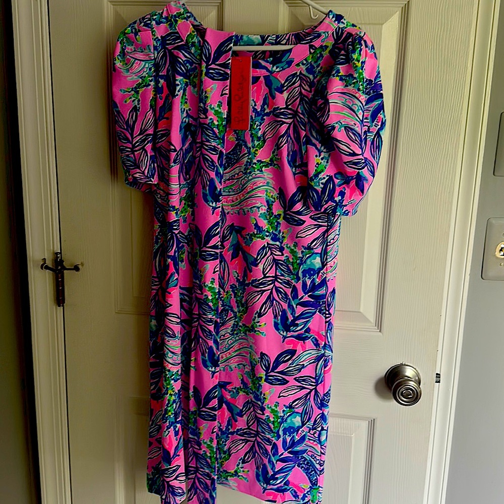 Lilly Pulitzer dress size small. NWT.